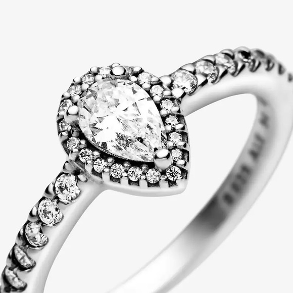 Classic Tear Drop Halo Ring 💍 - Picture 3 of 4